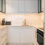 Superlative 24th Floor Mercury Tower By Buena Vista Lejlighed