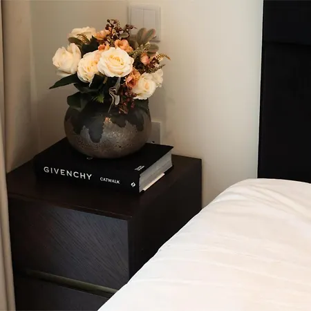 Superlative 24th Floor Mercury Tower *