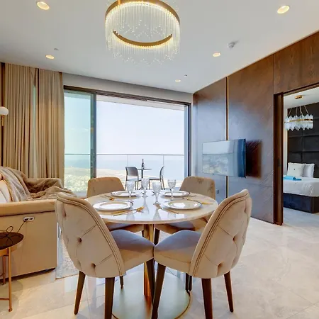 Superlative 24th Floor Mercury Tower 아파트 *