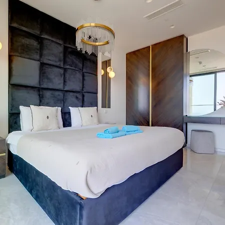 Superlative 24th Floor Mercury Tower * Saint Julian's