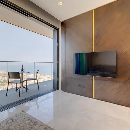 Superlative 24th Floor Mercury Tower * Saint Julian's