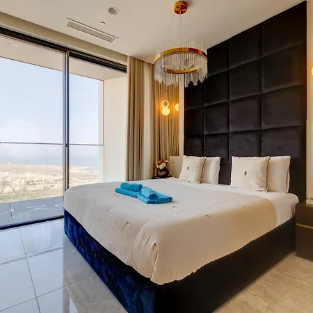 Апартаменты Superlative 24th Floor Mercury Tower