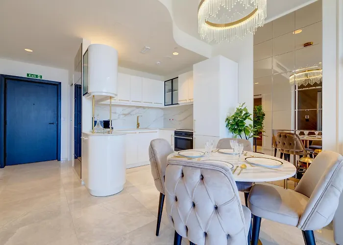 Superlative 24th Floor Mercury Tower By Buena Vista